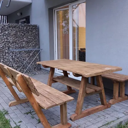 Apartament Z Ogrodkiem Ряшів Екстер'єр фото